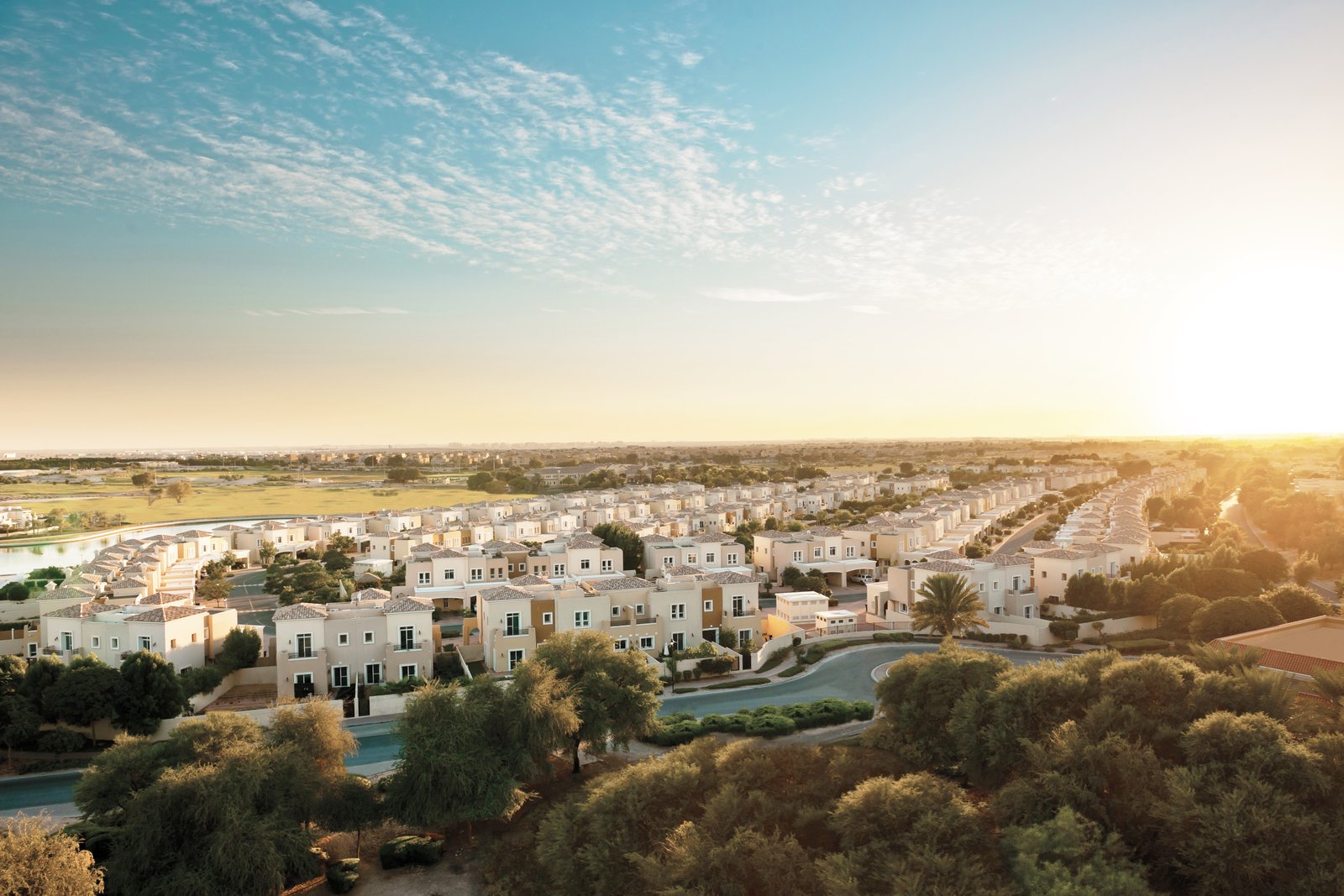 https:--portal.fandcproperties.ae-uploads-panel-projects-gallery-sun_townhouses_by_emaar_exterior_image_604_1724959676.jpg